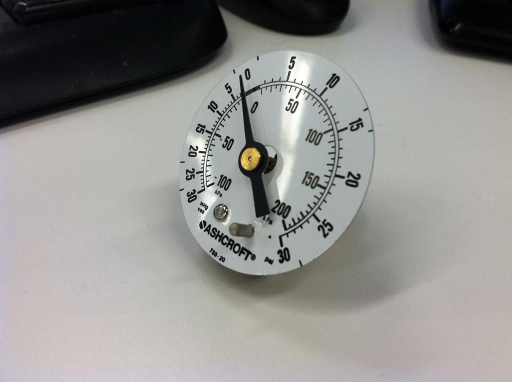 How a mechanical boost gauge works